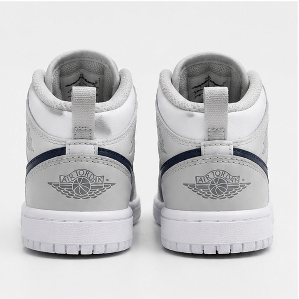 Sneakers Nike Jordan da bambino bianche e blu navy
