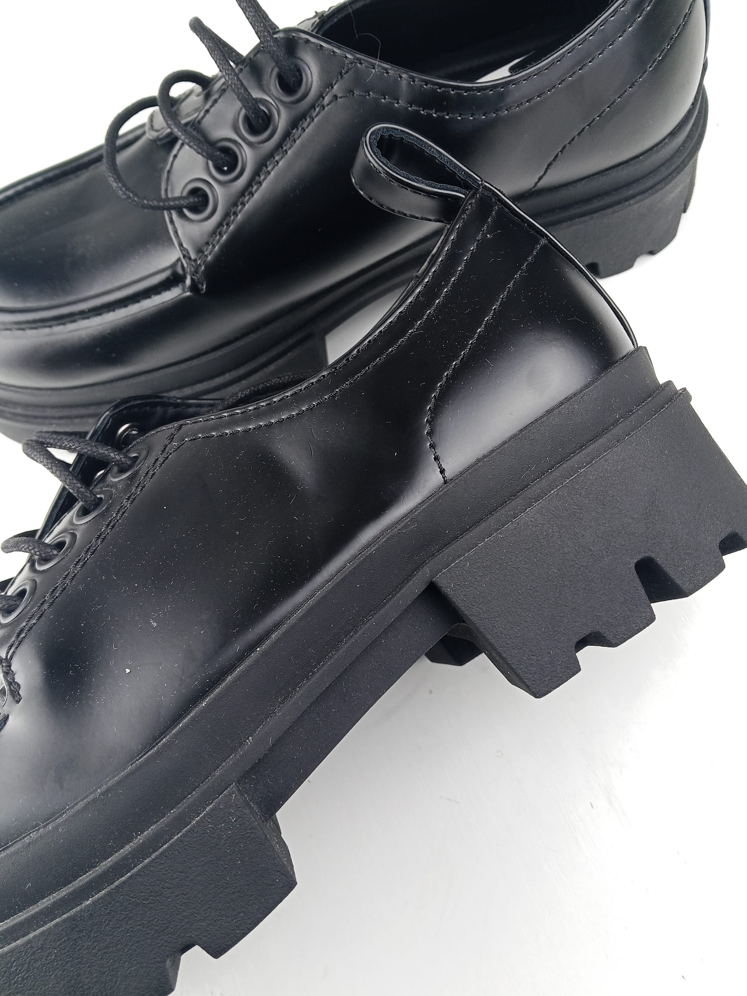 Scarpe derby chunky nere con suola carrarmato
