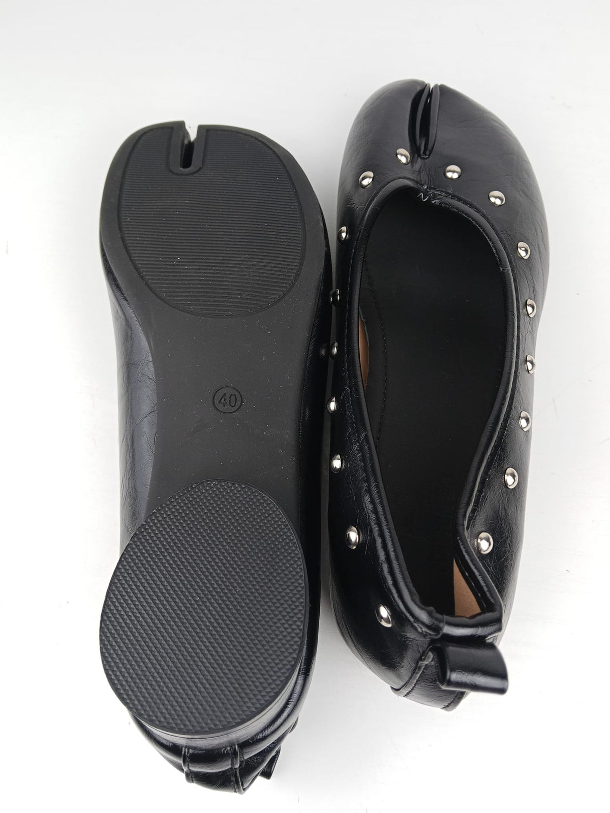 Ballerine Tabi con borchie SIHAOUTLET - vista superiore e suola