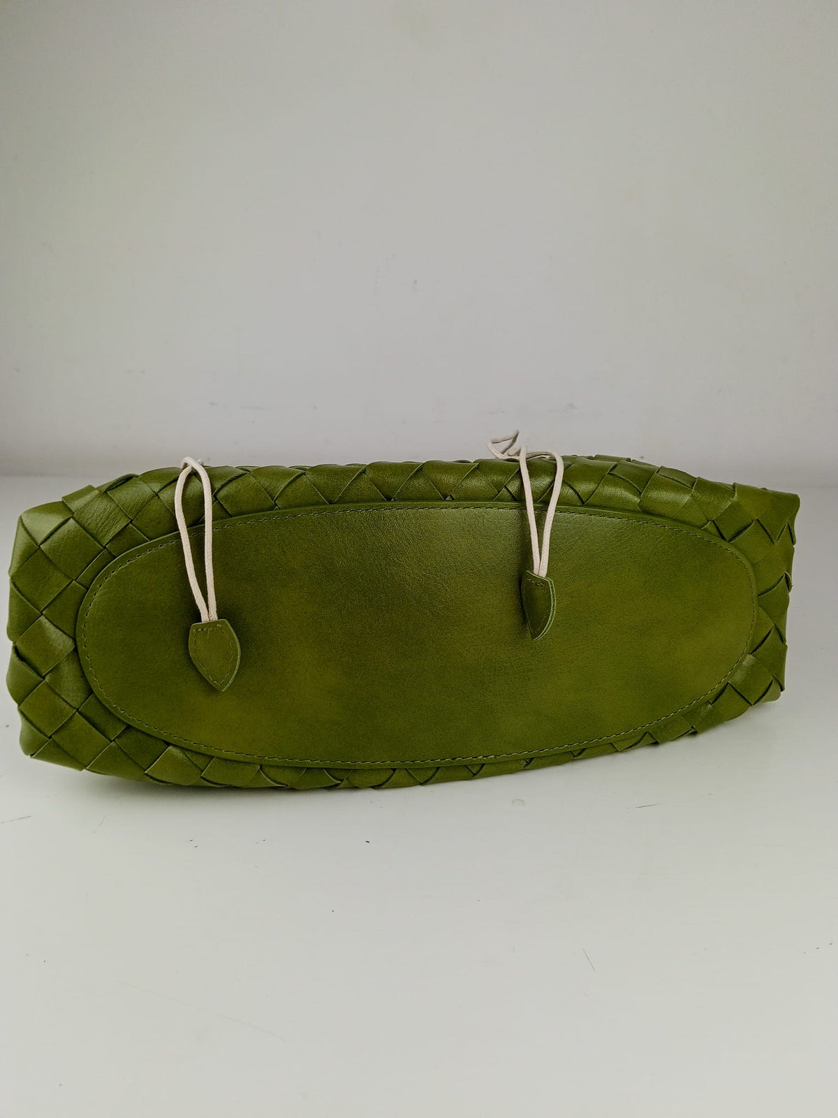 Borsa a Mano Intrecciata con Lacci