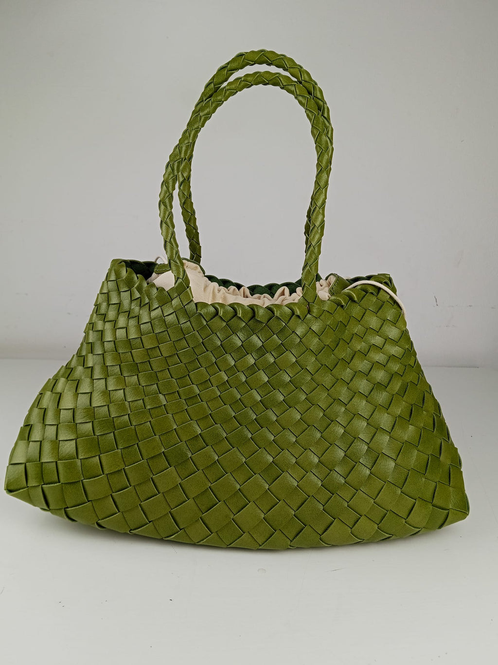 Borsa a Mano Intrecciata con Lacci