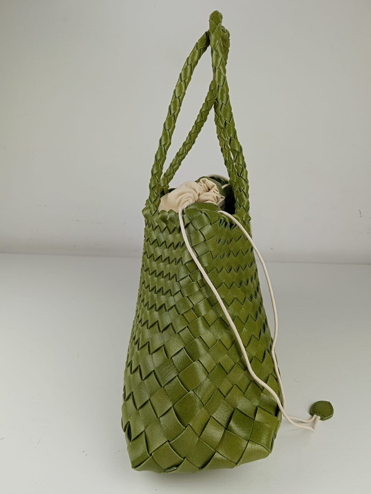Borsa a Mano Intrecciata con Lacci