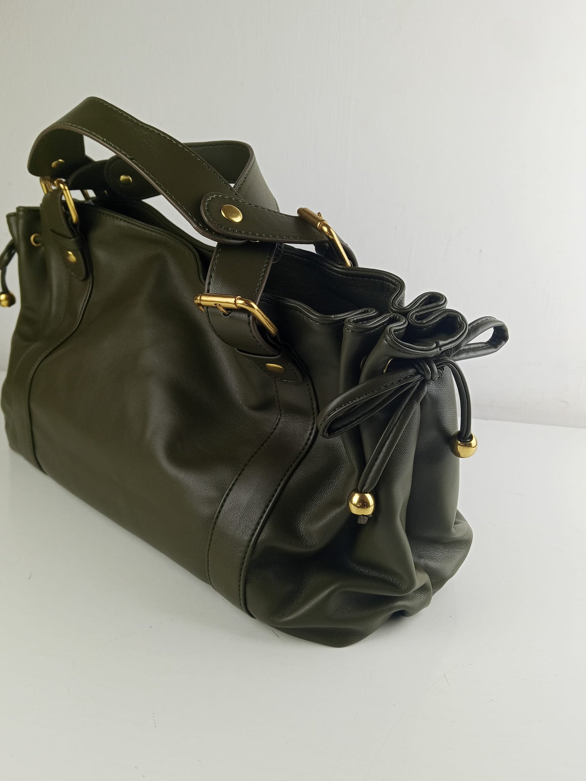 Borsa a Mano con Zip Frontali