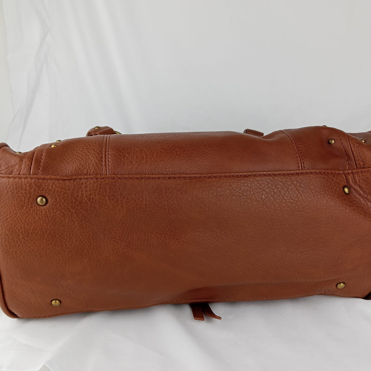 Borsa a mano verde oliva con dettagli dorati - vista 5