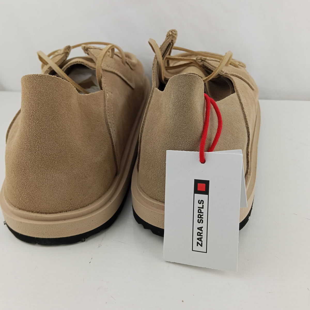 Scarpe stringate Zara beige effetto scamosciato con suola spessa